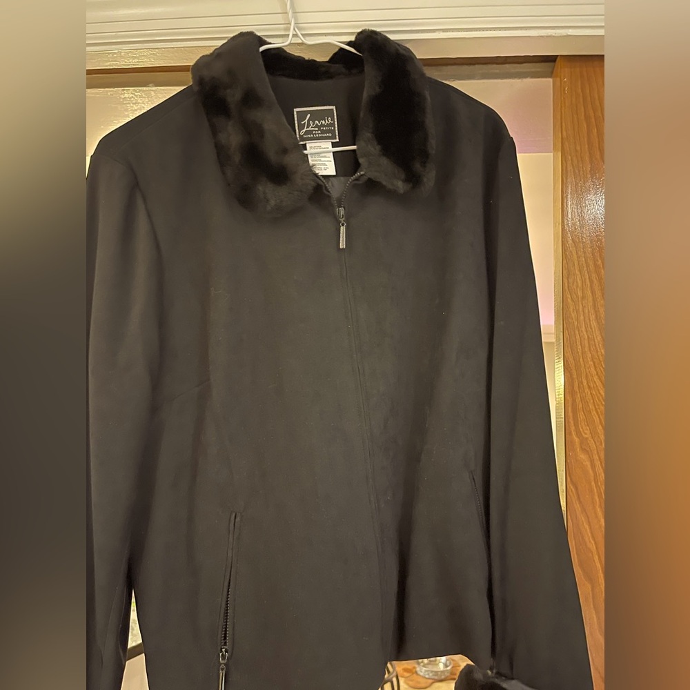 Ladies jacket by Lennie for Nina Leonard petite. Size 14p
